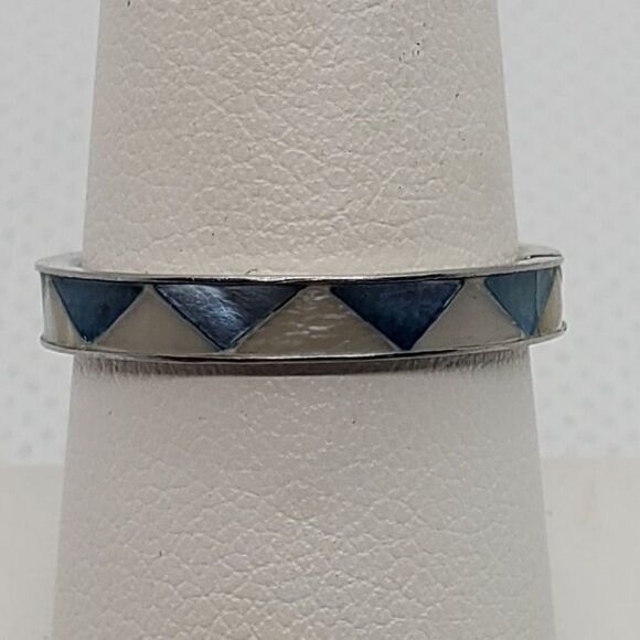 Blue & White Mother Of Pearl Inlay Ring - Picture 1 of 5
